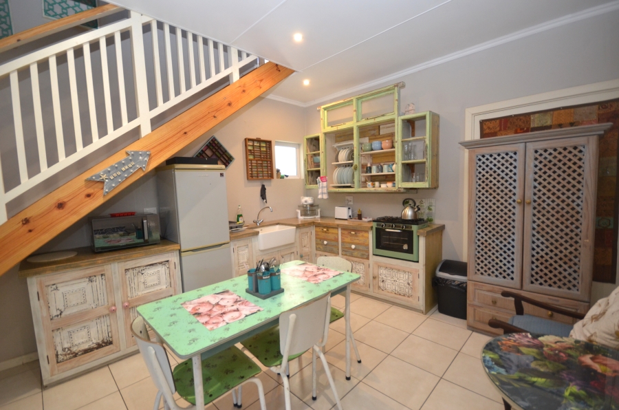To Let 5 Bedroom Property for Rent in Kidds Beach Eastern Cape